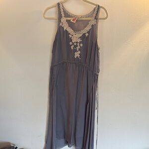 Johnny Was Elegant Lightweight Gray Sleeveless Dress with Ivory Lace Details